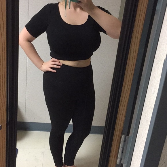H&M Basic Black Ribbed Crop Top - Picture 2 of 2